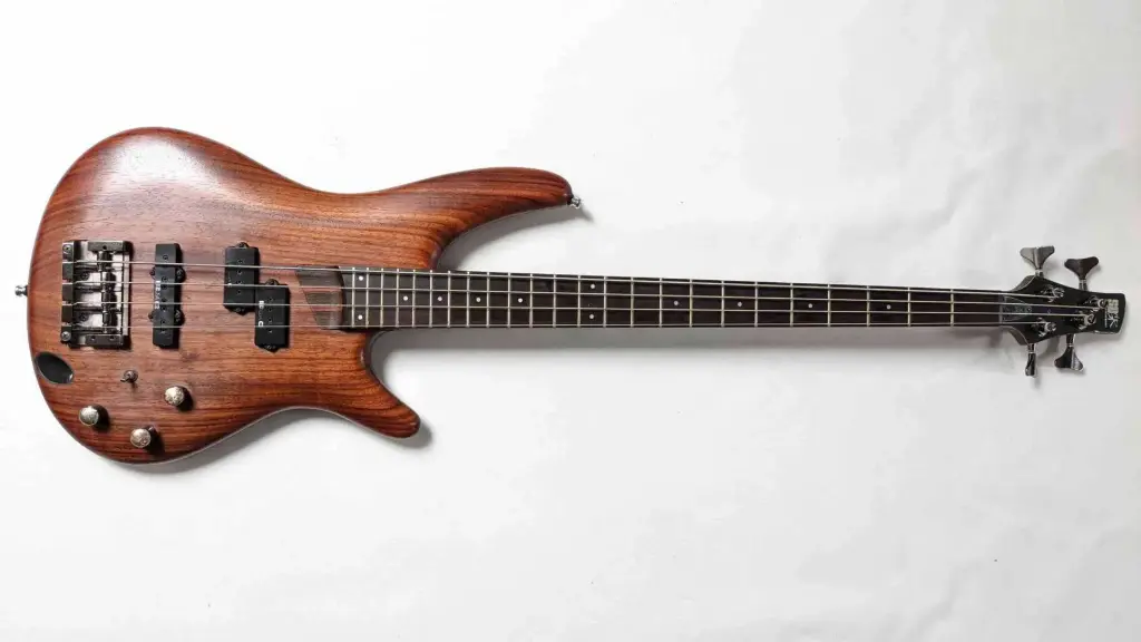 Basse ibanez SR1500